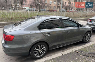 Седан Volkswagen Jetta 2012 в 