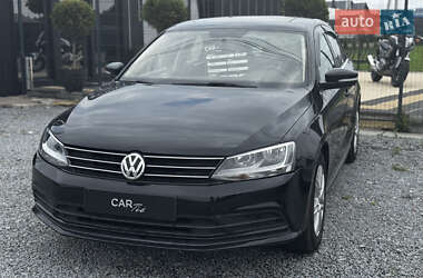 Седан Volkswagen Jetta 2017 в Львові