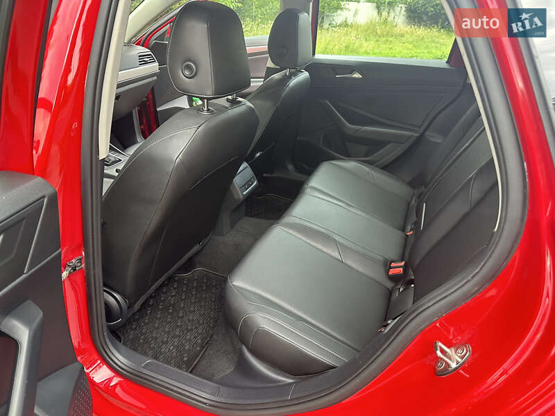 Седан Volkswagen Jetta 2018 в Ромнах фото 10 Седан Volkswagen Jetta 2018 в Ромнах