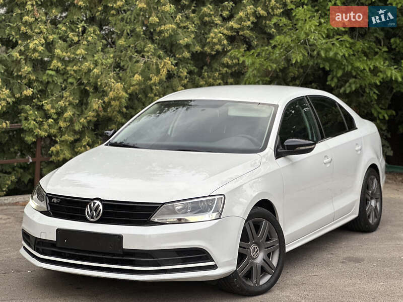 Седан Volkswagen Jetta 2016 в Києві