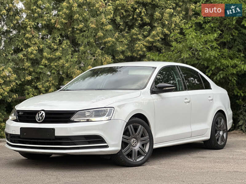 Седан Volkswagen Jetta 2016 в Києві