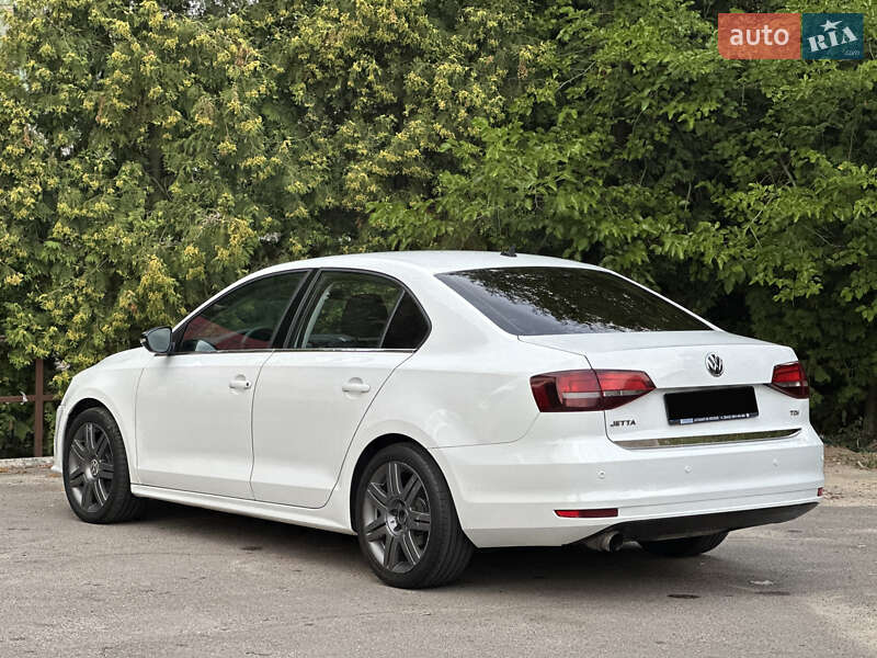 Седан Volkswagen Jetta 2016 в Києві