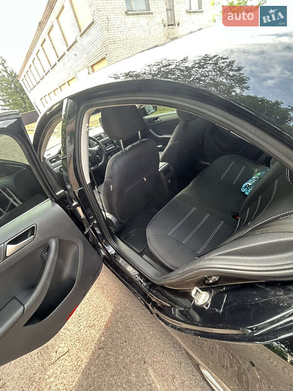 Седан Volkswagen Jetta 2016 в Борисполі