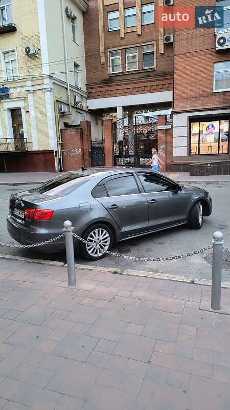 Седан Volkswagen Jetta 2012 в Полтаві
