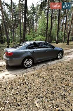 Седан Volkswagen Jetta 2012 в Полтаві