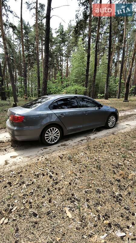 Седан Volkswagen Jetta 2012 в Полтаві
