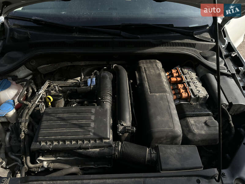 Седан Volkswagen Jetta 2013 в Львове