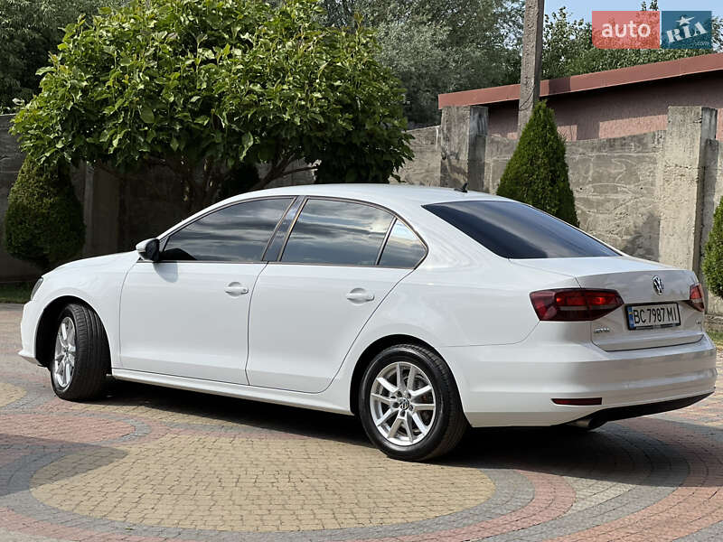Седан Volkswagen Jetta 2016 в Стрые