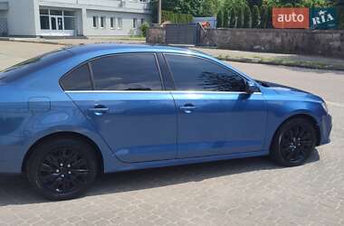 Седан Volkswagen Jetta 2016 в Львове