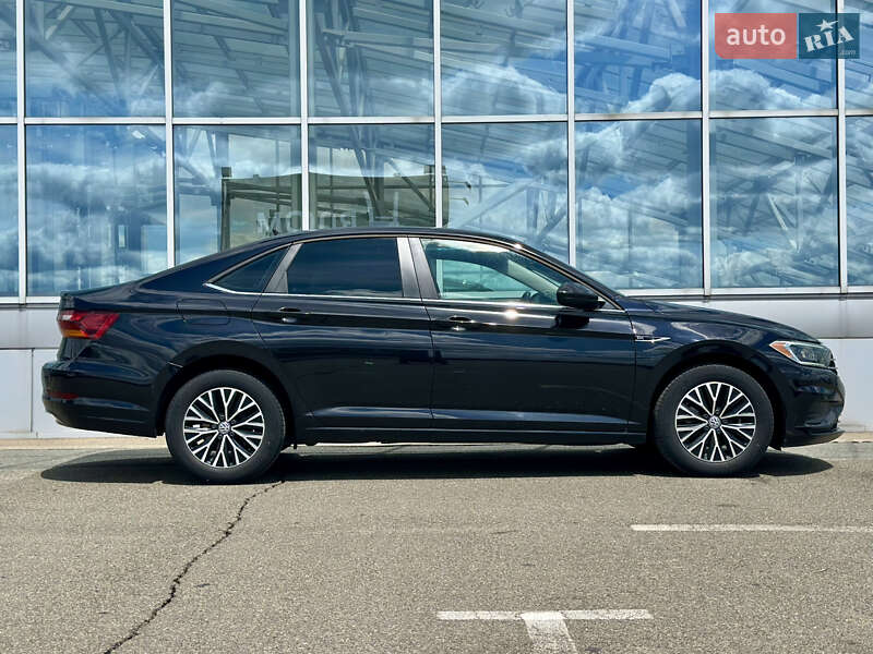 Седан Volkswagen Jetta 2019 в Києві