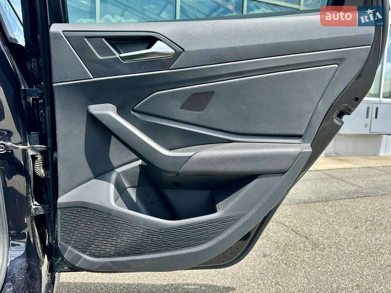 Седан Volkswagen Jetta 2019 в Києві