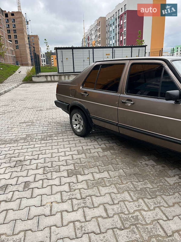 Седан Volkswagen Jetta 1986 в Ровно