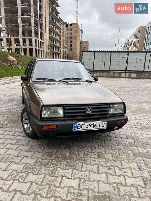 Седан Volkswagen Jetta 1986 в Ровно