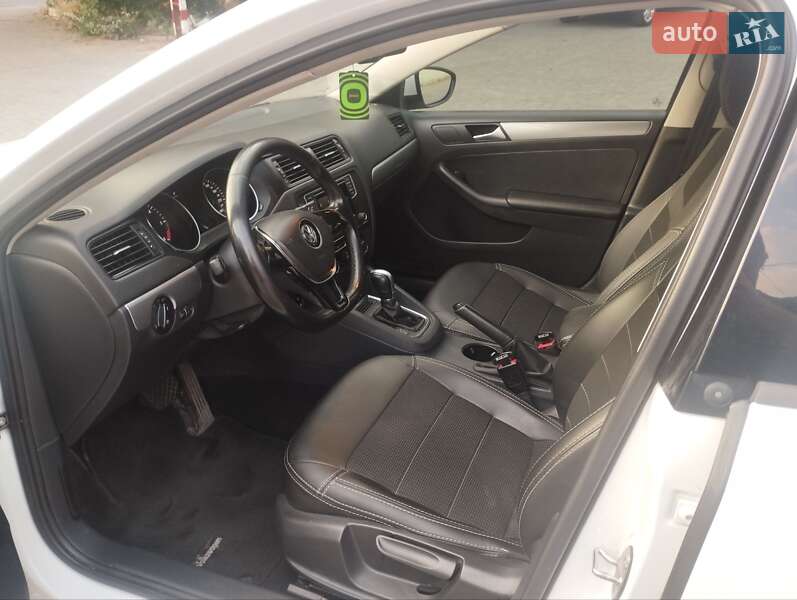 Седан Volkswagen Jetta 2016 в Запоріжжі