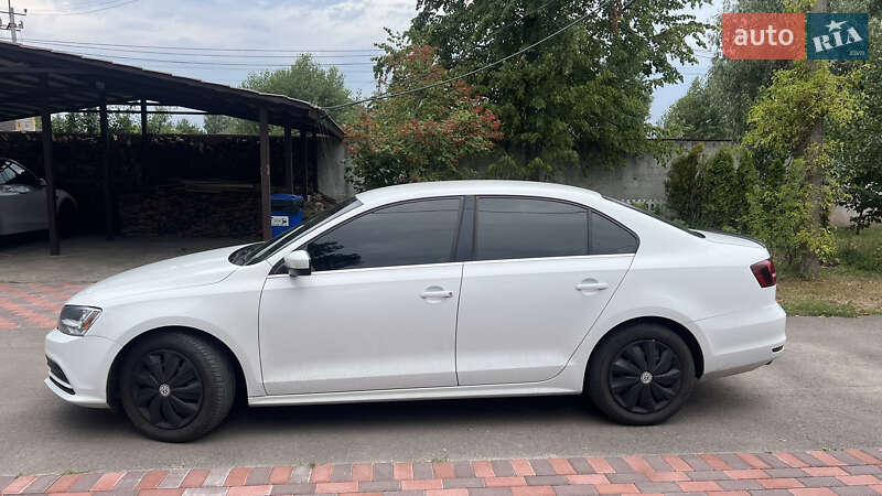 Седан Volkswagen Jetta 2016 в Киеве