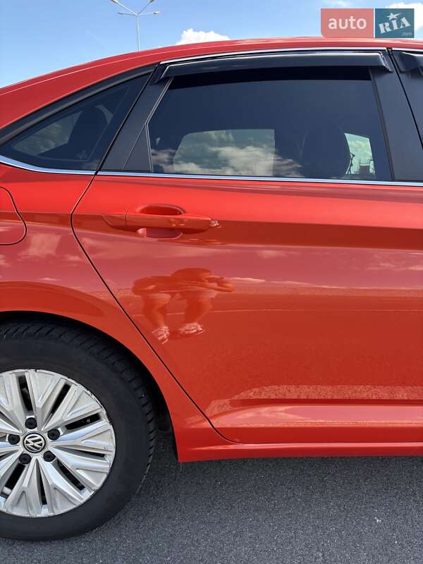 Седан Volkswagen Jetta 2019 в Львове