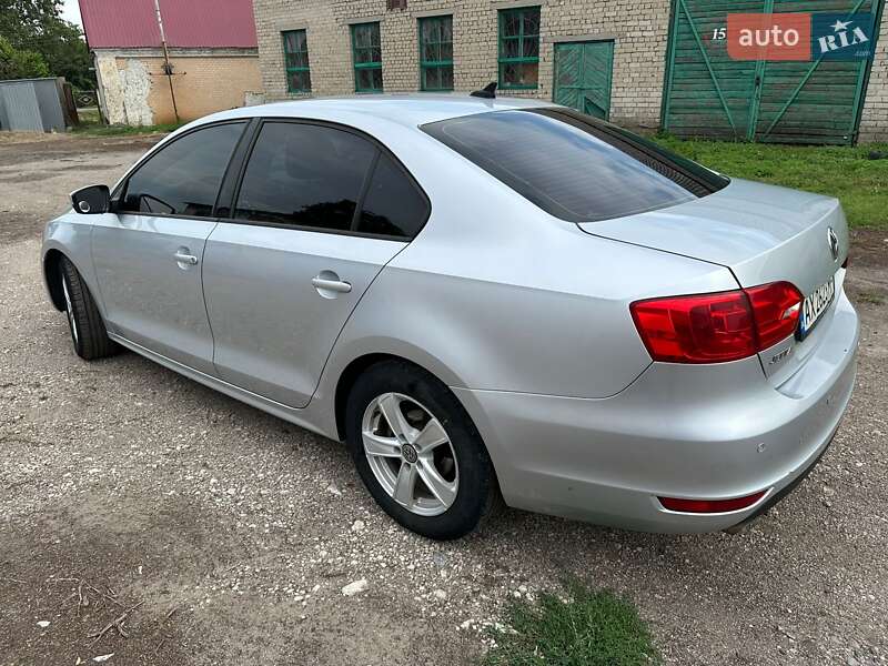 Седан Volkswagen Jetta 2014 в Сахновщине