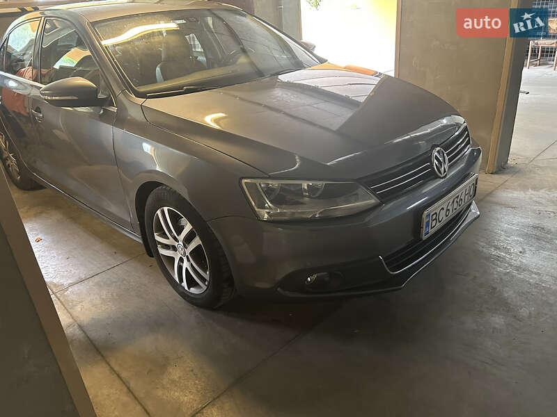 Седан Volkswagen Jetta 2012 в Львове