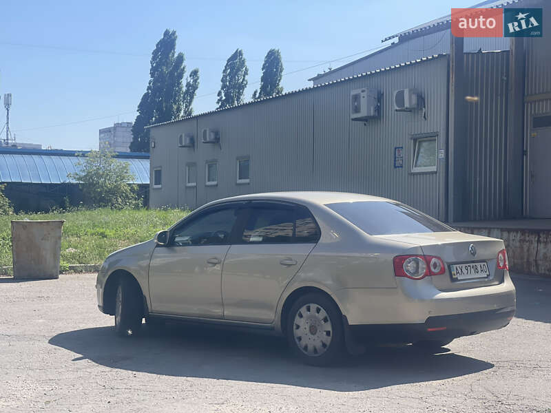 Седан Volkswagen Jetta 2006 в Харькове