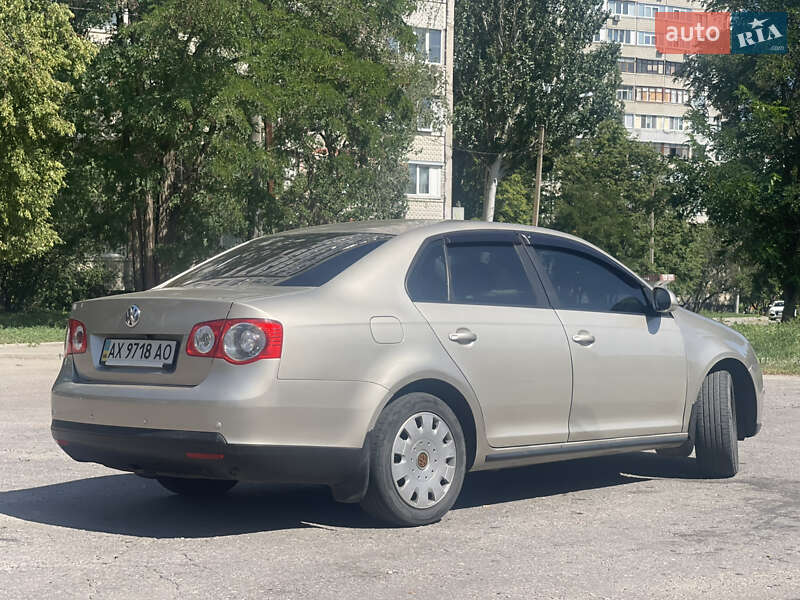Седан Volkswagen Jetta 2006 в Харькове