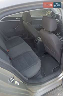 Седан Volkswagen Jetta 2006 в Новом Буге