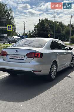 Седан Volkswagen Jetta 2013 в 
