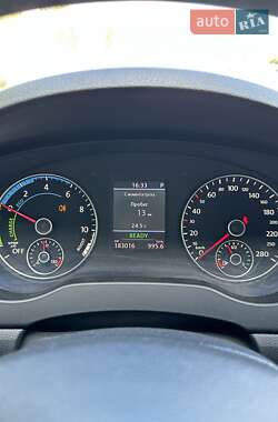 Седан Volkswagen Jetta 2013 в 
