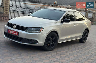 Седан Volkswagen Jetta 2011 в 