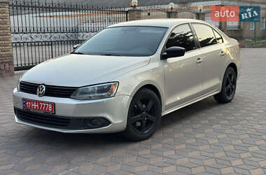 Седан Volkswagen Jetta 2011 в 
