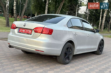 Седан Volkswagen Jetta 2011 в 