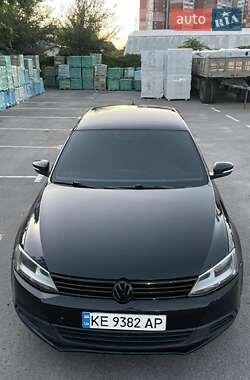 Седан Volkswagen Jetta 2014 в Днепре