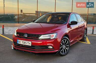 Седан Volkswagen Jetta 2015 в Львові