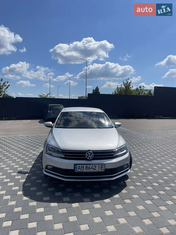 Седан Volkswagen Jetta 2016 в Полтаві