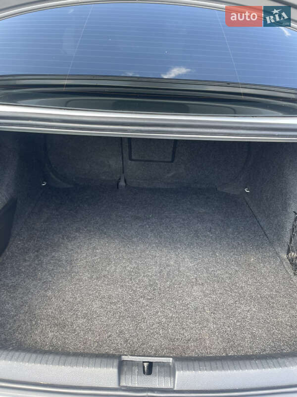 Седан Volkswagen Jetta 2016 в Полтаві