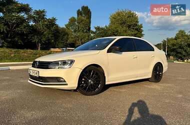 Седан Volkswagen Jetta 2015 в Києві