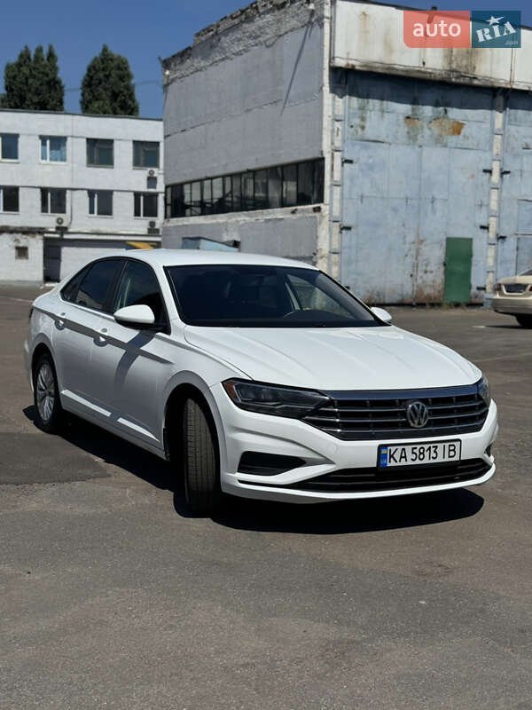 Седан Volkswagen Jetta 2019 в Киеве