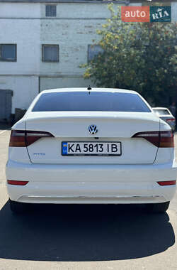 Седан Volkswagen Jetta 2019 в Киеве