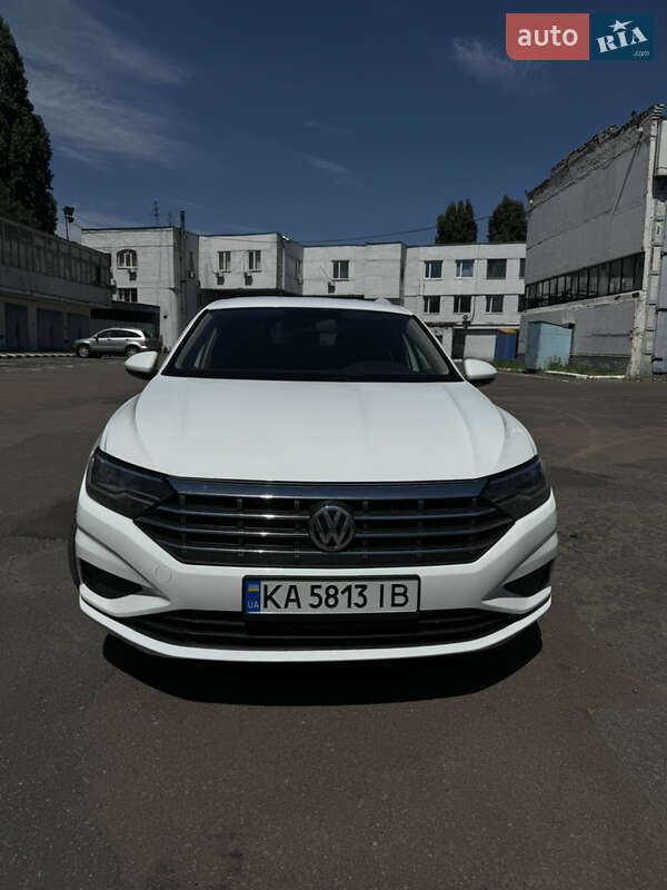 Седан Volkswagen Jetta 2019 в Киеве