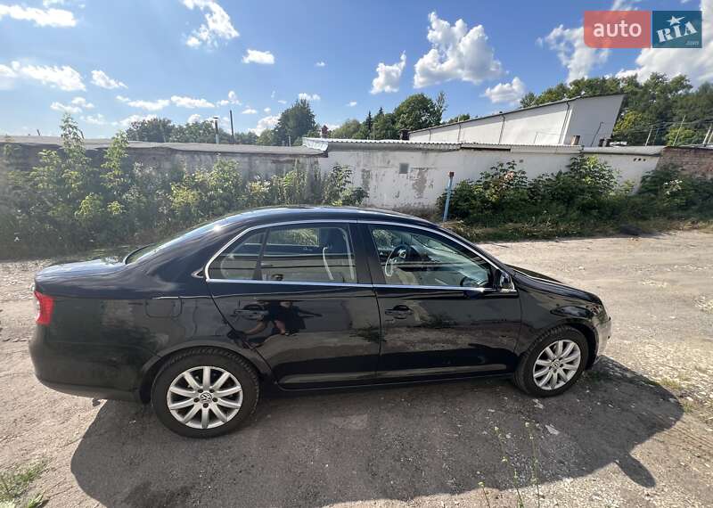 Седан Volkswagen Jetta 2008 в Тернополі