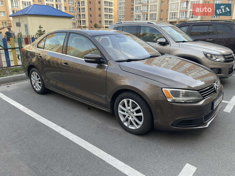 Седан Volkswagen Jetta 2013 в Киеве