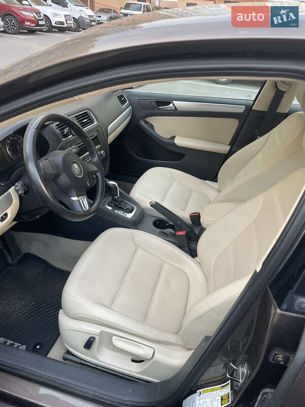 Седан Volkswagen Jetta 2013 в Киеве