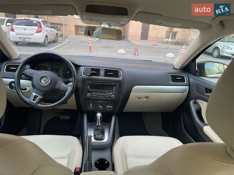 Седан Volkswagen Jetta 2013 в Киеве