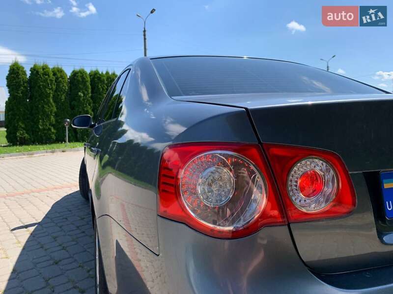 Седан Volkswagen Jetta 2006 в Дунаевцах