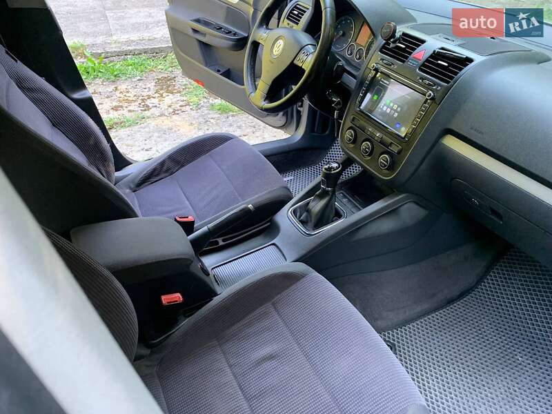 Седан Volkswagen Jetta 2006 в Дунаевцах