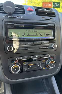 Седан Volkswagen Jetta 2010 в 