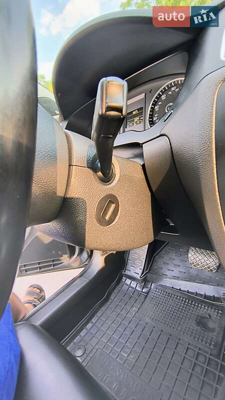 Седан Volkswagen Jetta 2012 в Полтаві