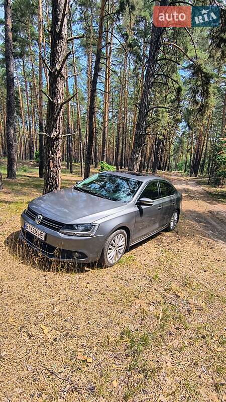 Седан Volkswagen Jetta 2012 в Полтаві