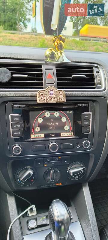 Седан Volkswagen Jetta 2012 в Полтаві