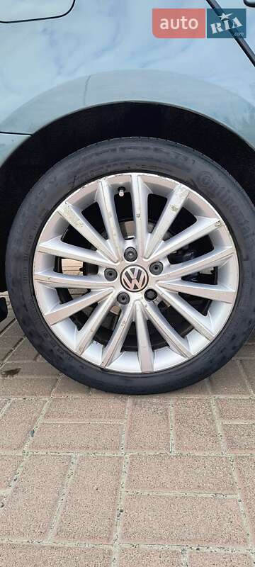 Седан Volkswagen Jetta 2012 в Полтаві
