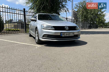 Седан Volkswagen Jetta 2016 в 